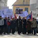 Zagreb, 111214.
Markov trg.
Radnici RIZ Odasiljaca i Badela 1862. prosvjeduju ispred Sabora.
Foto: Bruno Konjevic / CROPIX